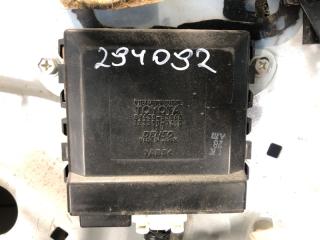 Блок электронный передний левый LEXUS IS250/350 05-13 Б/У Блок электронный передний левый LEXUS IS250/350 05-13