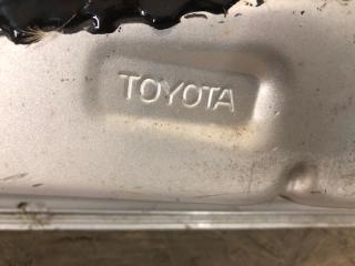 Дверь передняя правая AVENSIS 03-08