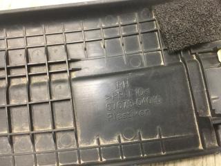 Накладка в салоне правая TOYOTA TACOMA 05-15 GRN270 4.0 1GRFE