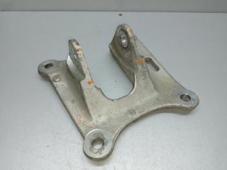 Крепление рычага подвески заднее левое CHEVROLET MALIBU 15- 2018 Б/У Крепление рычага подвески заднее левое CHEVROLET MALIBU 15- 2018