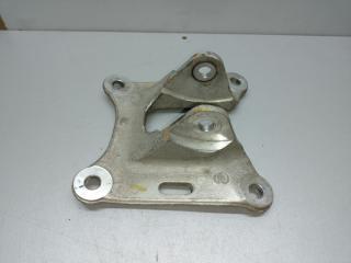 Крепление рычага подвески заднее левое CHEVROLET MALIBU 15- LFV 1.5T