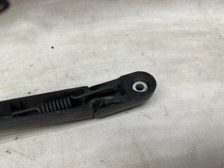 Поводок стеклоочистителя задний TRIBECA B10 07-13