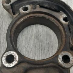 Кулак поворотный передний левый MITSUBISHI PAJERO 06-21