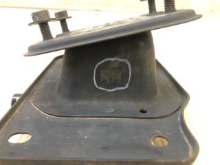 Кронштейн усилителя заднего бампера правый FX S50 03-08 S50 3.5 VQ35DE