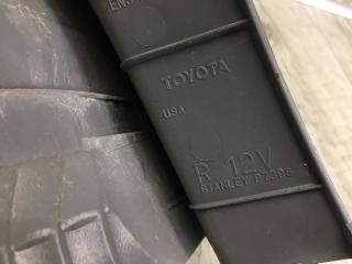 Фонарь наружный правый VENZA 09-16 2009 3.5 2GR-FE