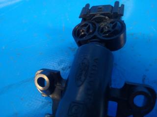 Форсунка омывателя фар правая S60 10-13 2012 2.5L B5254T5