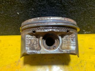 Поршень левый G35 03-07 2006 Седан 3.5