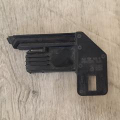 Кронштейн левый VOLKSWAGEN TOUAREG 02-10