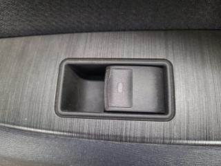 Кнопка стеклоподъемника задняя правая AVENSIS 08-18