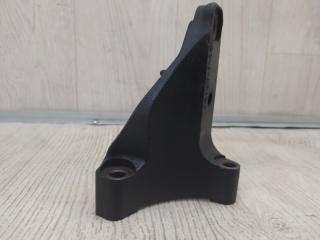 Кронштейн правый VENZA 09-16 2009 3.5 2GR-FE