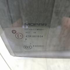 Стекло двери переднее правое DURANGO 11- (WD)