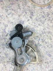 Стеклоподъемник задний правый PRIUS PLUS 11-14