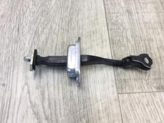 Ограничитель двери передний правый ALTIMA L33 12-18