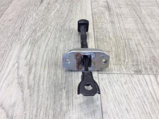 Ограничитель двери задний левый NISSAN ALTIMA L33 12-18