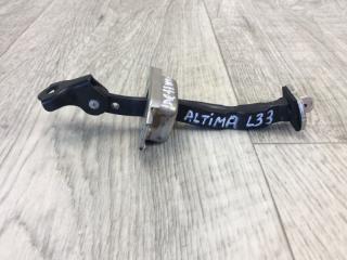 Ограничитель двери задний левый NISSAN ALTIMA L33 12-18