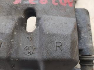 Суппорт тормозной передний правый PRIUS - 30 09-17 2013 ZVW30 1.8 2ZRFXE