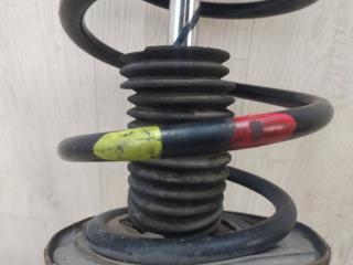 Амортизатор передний правый PRIUS - 30 09-17 2013 ZVW30 1.8 2ZRFXE