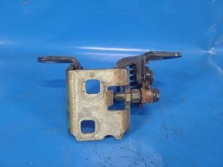 Петля двери нижняя передняя левая 200 10-14 2012 2.4 ED3