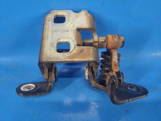 Петля двери нижняя передняя правая CHRYSLER 200 10-14 2.4 ED3