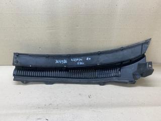 Пластик под лобовое стекло / Жабо правый KIZASHI 09-14 2011 J24B