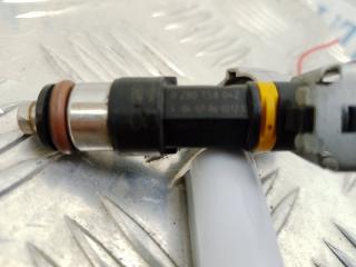 Форсунка топливная INFINITI M35/M45 04-10