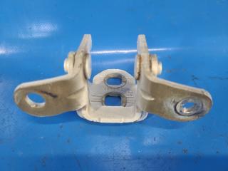 Петля двери верхняя передняя левая 200 10-14 2013 3.6 ERB