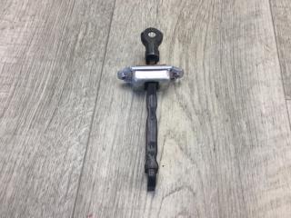 Ограничитель двери передний левый FORTE/CERATO TD 08-13 2011 TD 2.0 G4KD