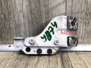 Ролик сдвижной двери верхний правый NV200 USA 13- 2013 2.0 MR20DE