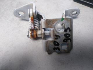 Петля двери нижняя передняя правая CHRYSLER 200 10-14 3.6 ERB