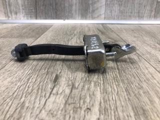 Ограничитель двери задний правый TOYOTA CAMRY 70 17- GSV70 2.5 A25AFKS