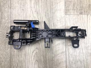 Кронштейн ручки двери передний левый CAMRY 70 17- 2020 GSV70 2.5 A25AFKS