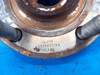 Ступица передняя левая 200 10-14 2012 2.4 ED3