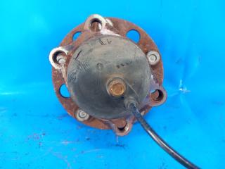 Ступица задняя левая 200 10-14 2013 3.6 ERB