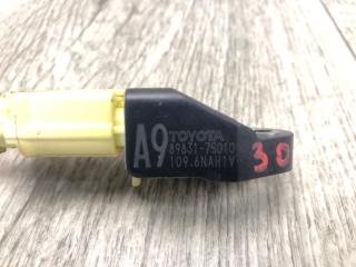 Датчик удара левый PRIUS - 30 09-17 2013 ZVW30 1.8 2ZRFXE