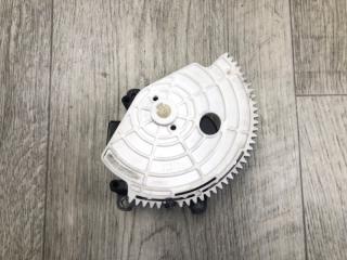 Моторчик заслонки печки PRIUS - 30 09-17 2013 ZVW30 1.8 2ZRFXE