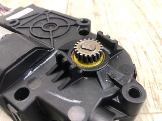 Моторчик люка MKZ 13-20 2016 3.7 C37PDED