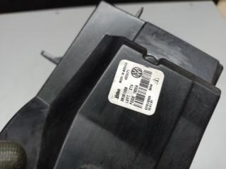 Противотуманная фара левая JETTA USA 18- 2020 DJXA 1.4