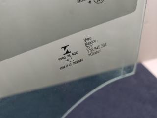 Стекло двери переднее правое VOLKSWAGEN JETTA USA 18- DJXA 1.4