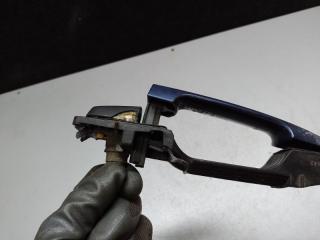 Ручка двери наружная передняя левая TOYOTA MATRIX 02-08 ZZE132 1.8L 1ZZ-FE