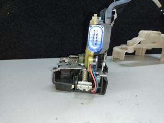 Замок двери передний правый TOUAREG 02-10 2007 BHK 3.6