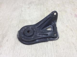 Крепление балки подвески переднее правое CAMRY 40 06-11