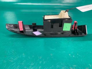 Кнопка стеклоподъемника задняя левая SIENNA 11-16 2015 Минивэн 3.5 2GR-FE