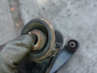 Рычаг передней подвески верхний левый PATHFINDER R51 04-14 2004 R51 4.0 VQ40DE