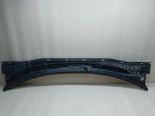 Пластик под лобовое стекло / Жабо OUTLANDER 03-07 2003 2.4 4G69