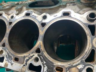 Блок двигателя TRIBUTE 00-07 2001 Внедорожник 3.0