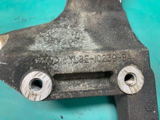 Кронштейн компрессора кондиционера TRIBUTE 00-07 2001 Внедорожник 3.0