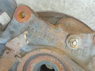 Цапфа задняя левая TOUAREG 02-10 2007 BHK 3.6