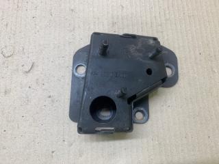 Кронштейн усилителя заднего бампера задний правый INFINITI M35/M45 04-10 2008