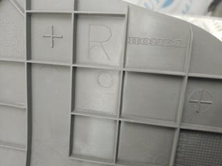 Накладка в салоне передняя правая MDX (YD2) 06-13