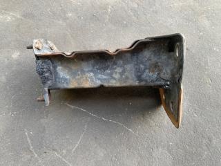 Кронштейн усилителя переднего бампера передний левый NISSAN SENTRA B17 12-21 1.8 MRA8DE